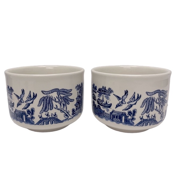 Blue Willow Pattern Mugs Blue & White Made in Churchill, England Set of 2 - Picture 2 of 8